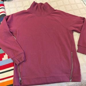 Athleta Cozy Karma sweatshirt size M
